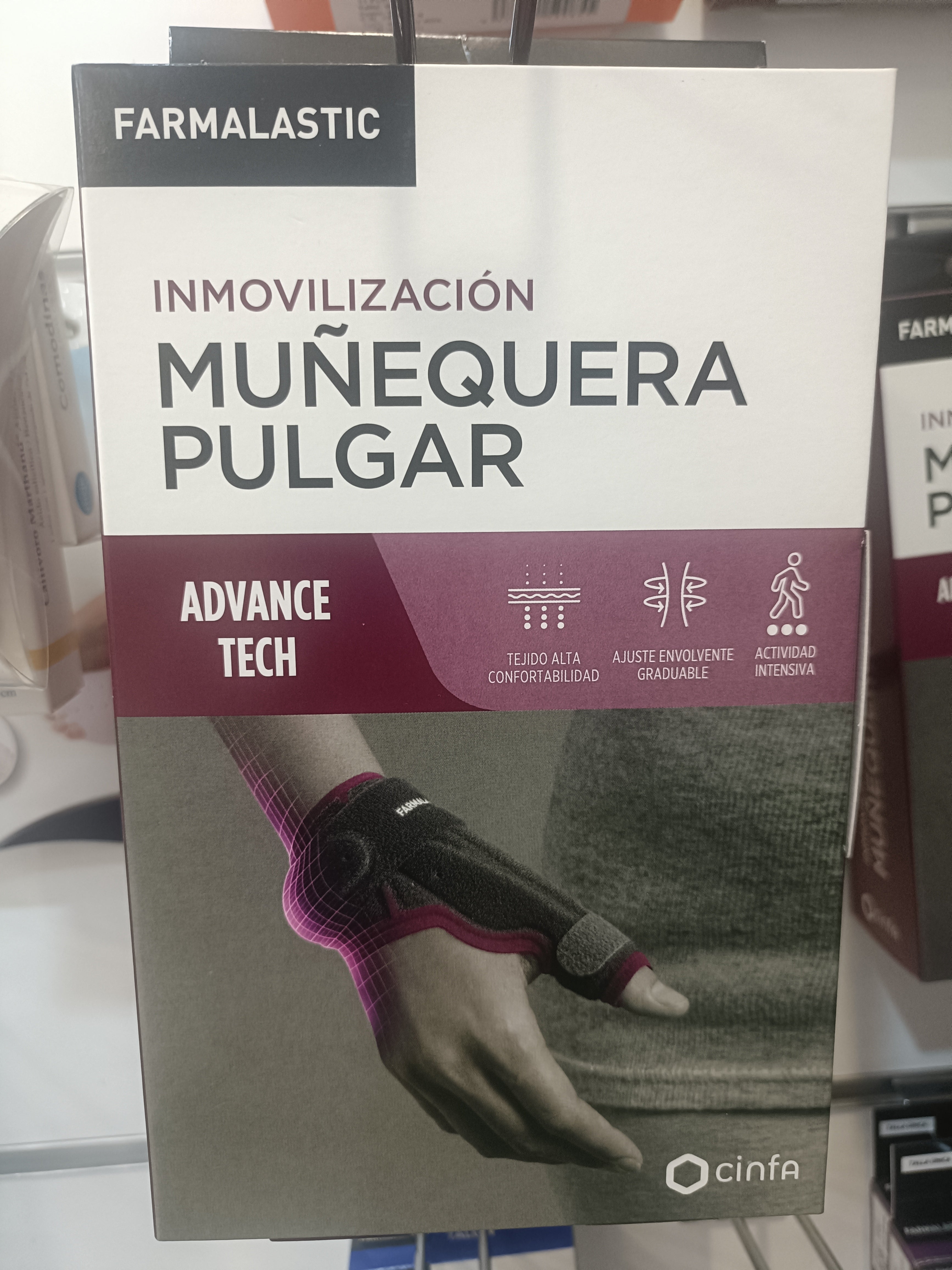 FARMALASTIC MUÑEQUERA PULGAR ROJO T-2