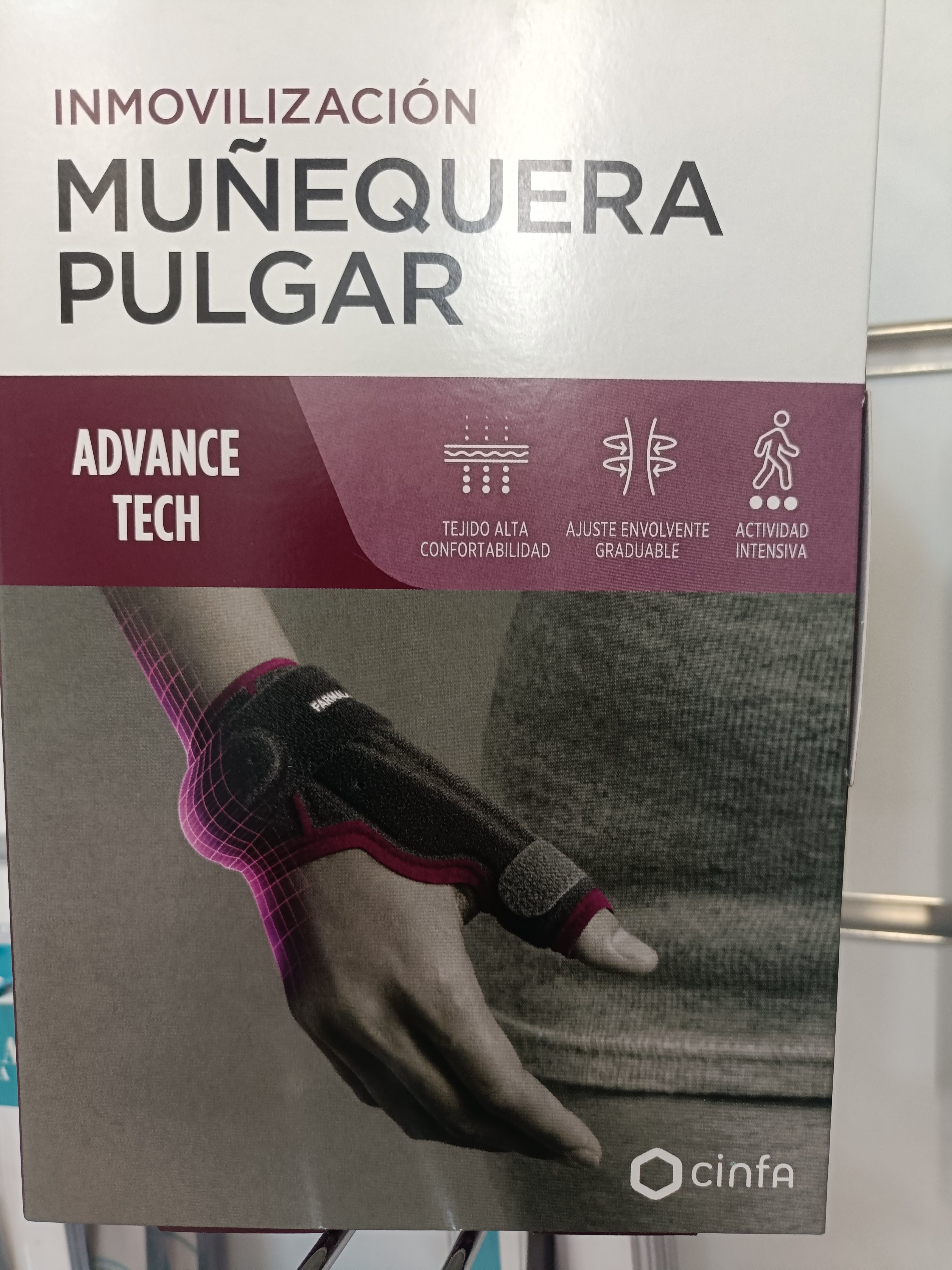 FARMALASTIC MUÑEQUERA PULGAR ROJO T-1